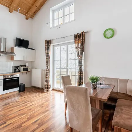 Gruen By Interhome Appartamento Lend